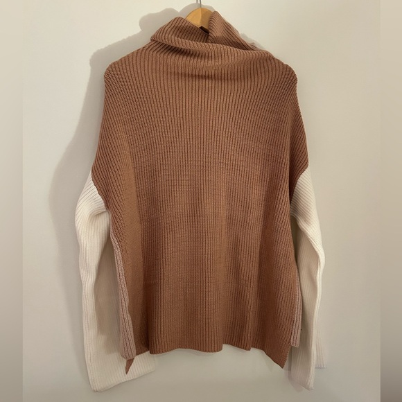VICI Colourblock Turtleneck Sweater - Picture 2 of 2